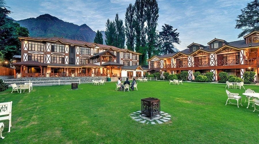 Best Hotels in Srinagar (Dal Lake, Mughal Gardens) Fortune Resort Heevan, Srinagar